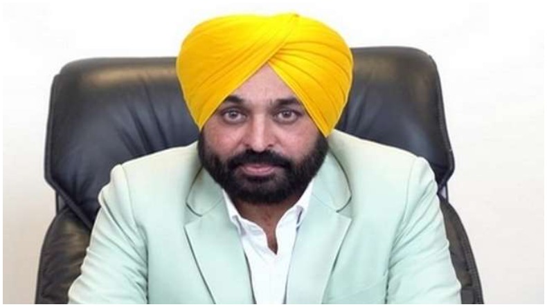 Bhagwant Mann News: हॉस्पिटल में भर्ती भगवंत मान से मिलने पहुंचे अरविंद केजरीवाल, जाना हालचाल