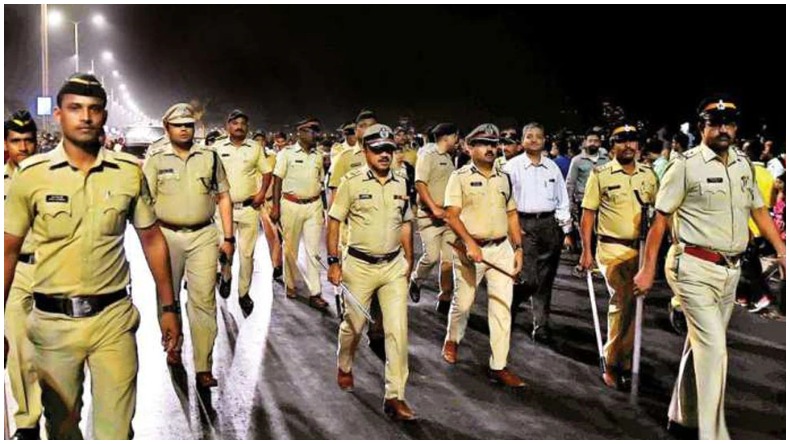 Maharashtra: महाराष्ट्र के हाथों से निकलकर गुजरात गया ये बड़ा प्रोजेक्ट, शिंदे सरकार पर भड़का विपक्ष