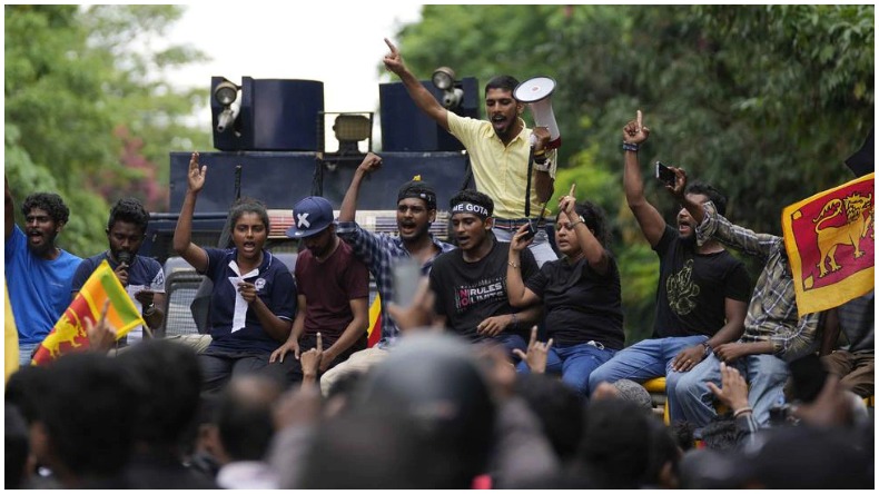 अग्निपथ योजना: वाराणसी में प्रदर्शनकारियों का उपद्रव, पुलिस कमिश्नर बोले- सख़्ती से निपटेंगे