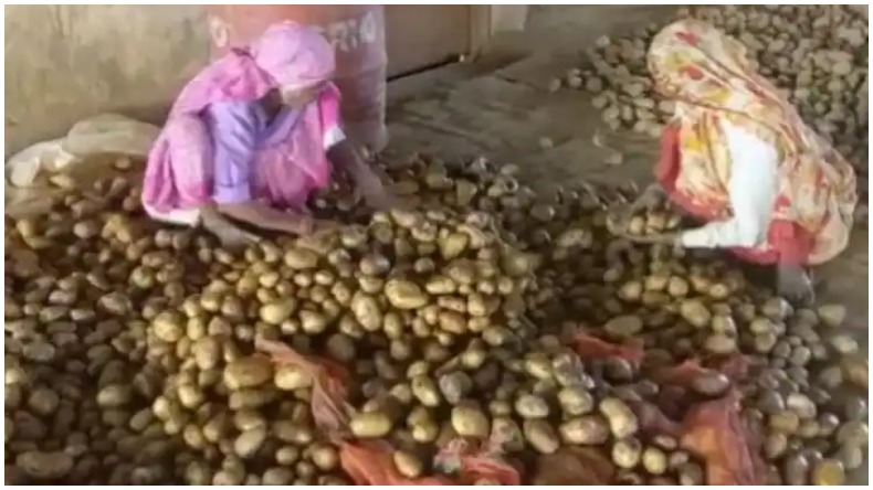 यूपी : संभल जिला अस्पताल में चौथी मंज़िल पर लगी आग
