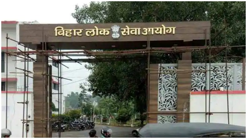 यूपीएससी 2021 की दोनों टॉपरों ने दिल्ली विश्वविद्यालय से की है पढ़ाई