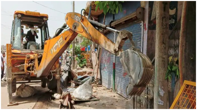 अग्निपथ योजना: असदुद्दीन ओवैसी बोले- पीएम मोदी के गलत फैसले की वजह से सड़क पर उतरे युवा, कितनों के बुलडोजर से घर तोड़ोगे?