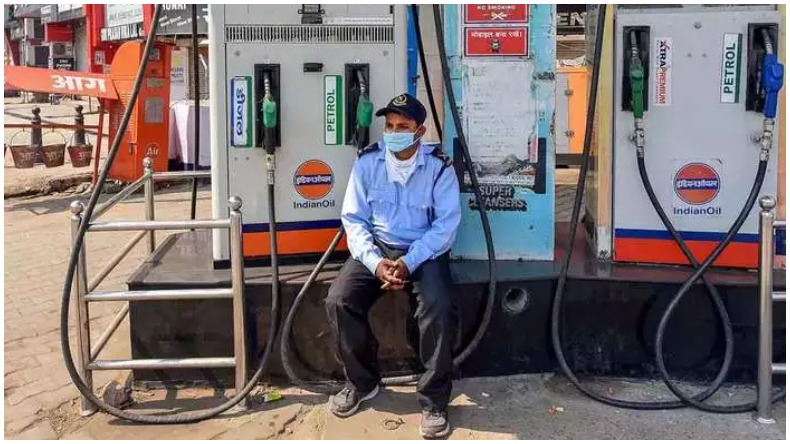 Crude Oil: रूस बना भारत का सबसे बड़ा तेल सप्लायर, प्रतिदिन हो रहा 10 लाख बैरल का आयात