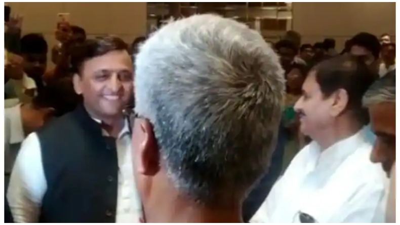 किसी कश्ती की तरफ नहीं देखा, मेरा जहाज ही काफी है- आज़म खान