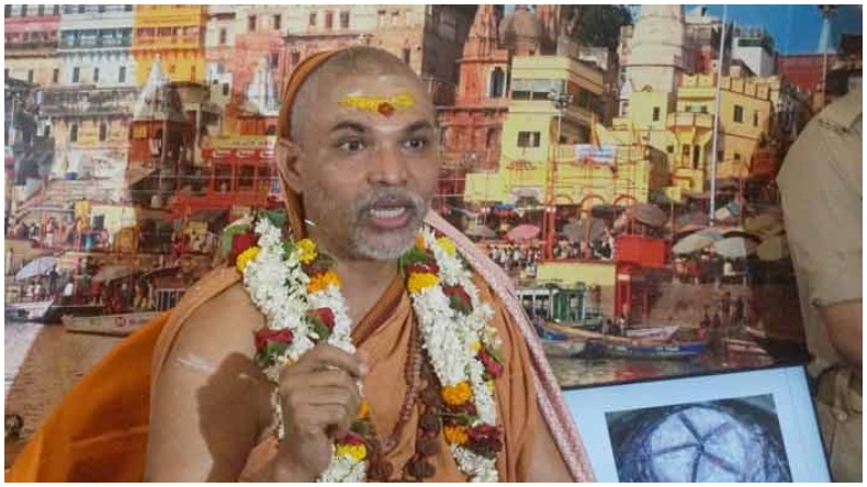 ‘जिसकी मांग में सिंदूर भरा था…’, ऐसा क्या हुआ कि मोरारी बापू पर भड़क उठे शंकराचार्य अविमुक्तेश्वरानंद, PM मोदी को भी नहीं छोड़ा
