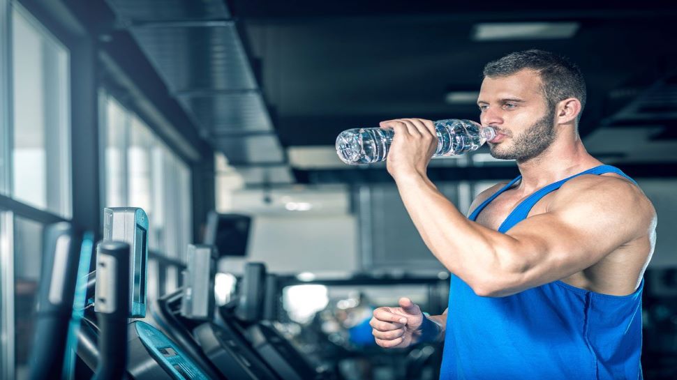 Health: क्या आप भी पीते हैं कम पानी? तो हो जाएं सतर्क, हो सकती हैं ये परेशानी