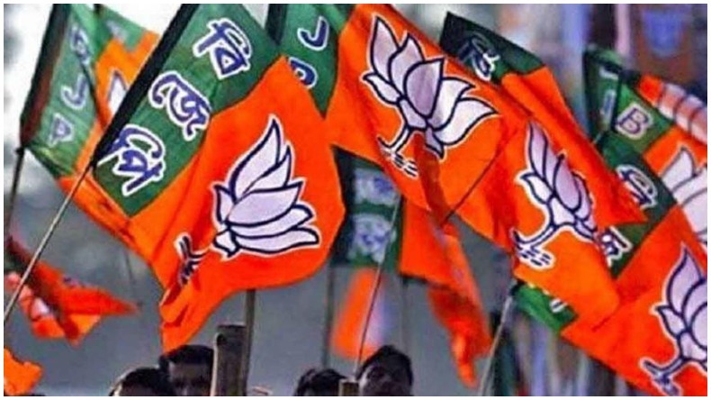 निरहुआ के बड़े भाई हुए एक्सीडेंट का शिकार, पलटी कार