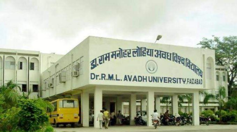 लखनऊ में मां-बेटी की दबंगई, कार में टक्कर मारने के बाद चालक को पीटा