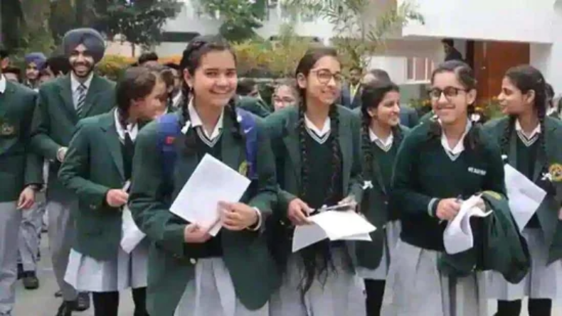 दिल्ली: बीजेपी बोली- AAP के डीएनए में है भ्रष्टाचार, टॉयलेट को दिल्ली सरकार ने बताया स्कूल का क्लासरूम