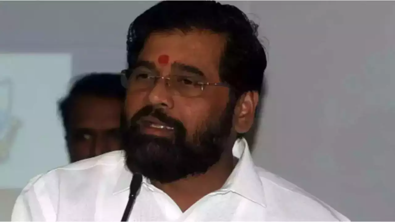 महाराष्ट्र राजनीतिक संकट: उद्धव ठाकरे के हाथ से निकल रही है शिवसेना, अब सिर्फ इतने विधायक बचे