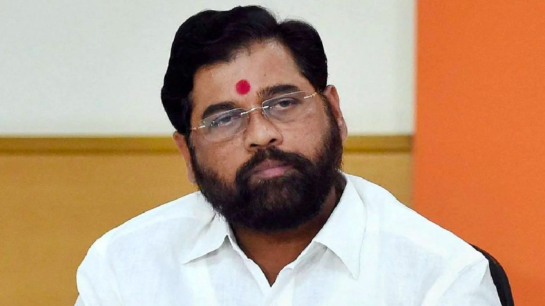 महाराष्ट्र राजनीतिक संकट: उद्धव ठाकरे के हाथ से निकल रही है शिवसेना, अब सिर्फ इतने विधायक बचे