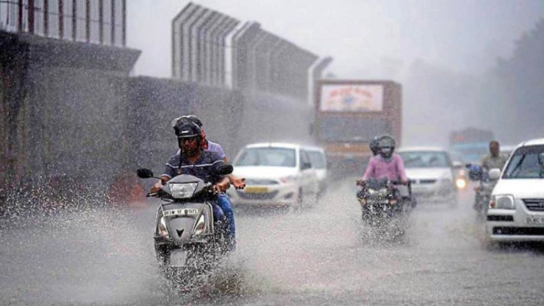 Delhi Weather: दिल्ली पहुंचा मानसून, सुबह-सुबह मिली बारिश की सौगात