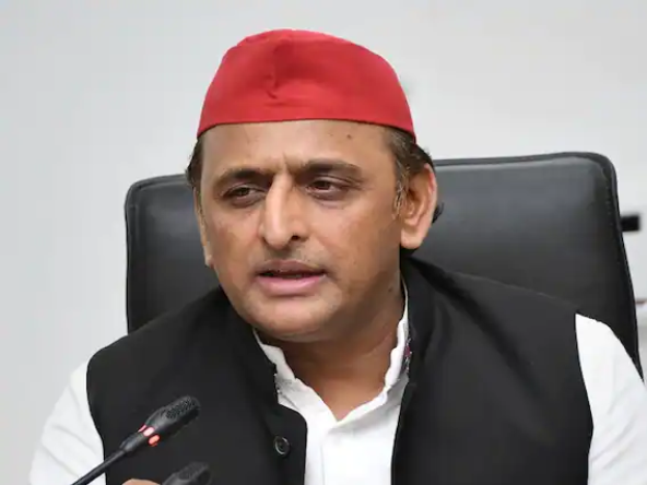 अखिलेश यादव ने लालू यादव से की मुलाकात, पैर छूकर लिया आशीर्वाद, तेज हुई ये चर्चा