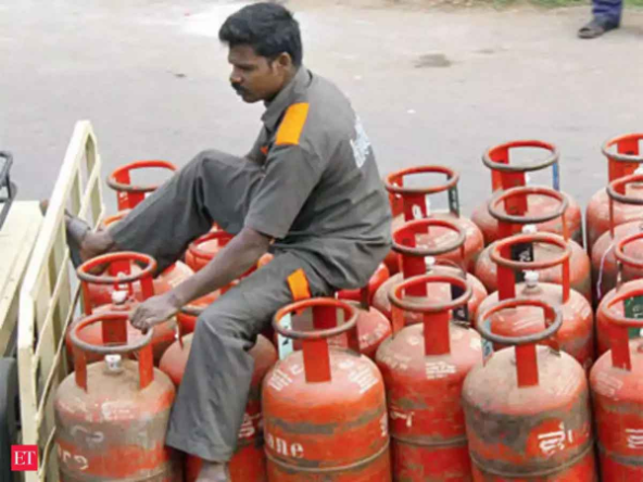अब हो जाएगी रसोई गैस सिलेंडर की होम डिलीवरी बंद! जानें क्या है पूरा मामला