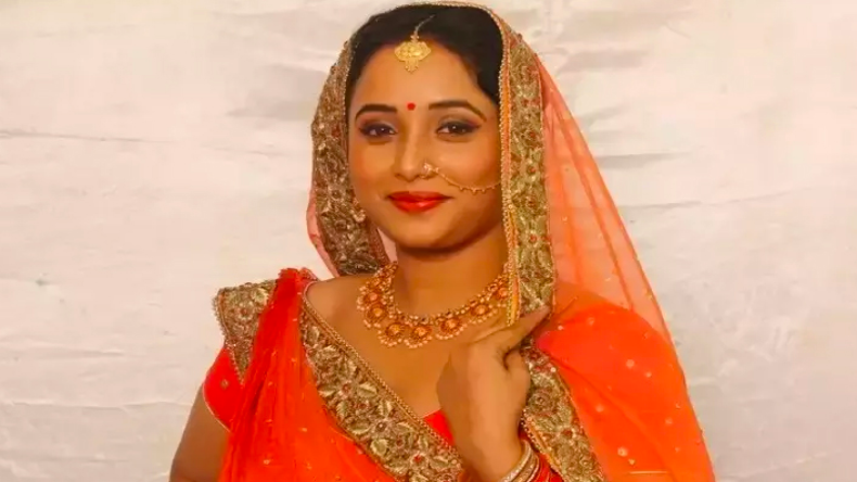 Bhojpuri : Amrapali से लेकर Monalisa तक, देखे भोजीवुड सितारों के बचपन की तस्वीरें