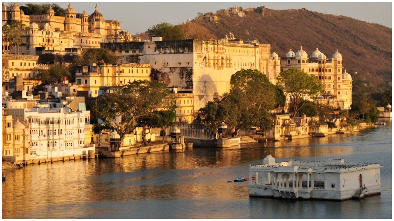 Udaipur Violence: स्कूली छात्र पर चाकू से हमले के बाद शहर में हिंसा का माहौल, धारा 144 लागू
