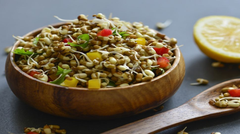 Health Tips: सेहत के लिए नुकशान देह होते हैं फ्रूट शेक, जानें क्या कहता है आयुर्वेद