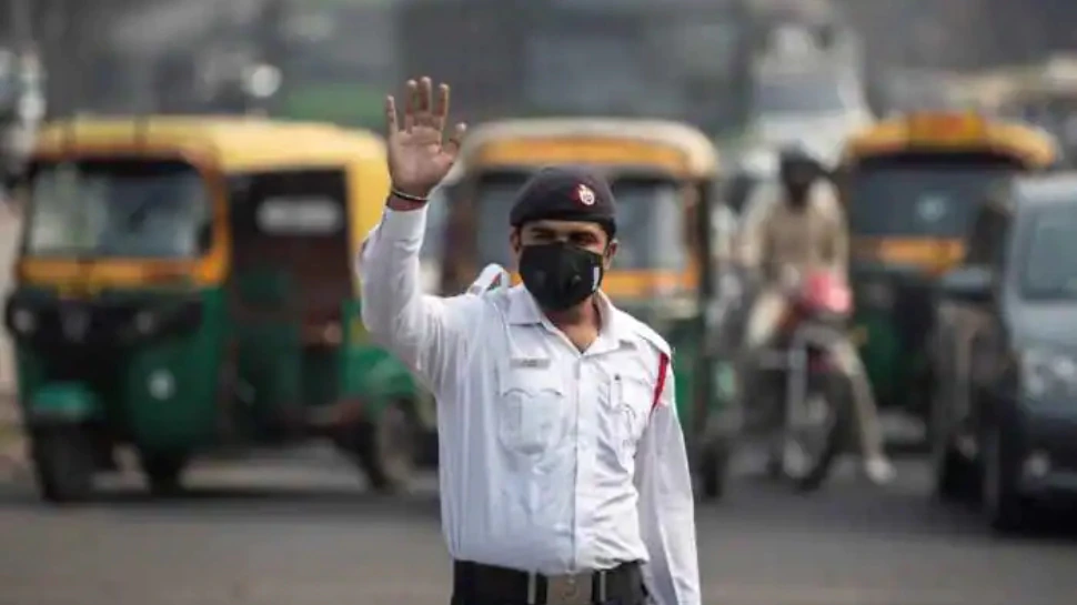 Traffic Rules: इन 5 ट्रैफिक नियम का रखें ख्याल वरना भरना पड़ेगा जुर्माना