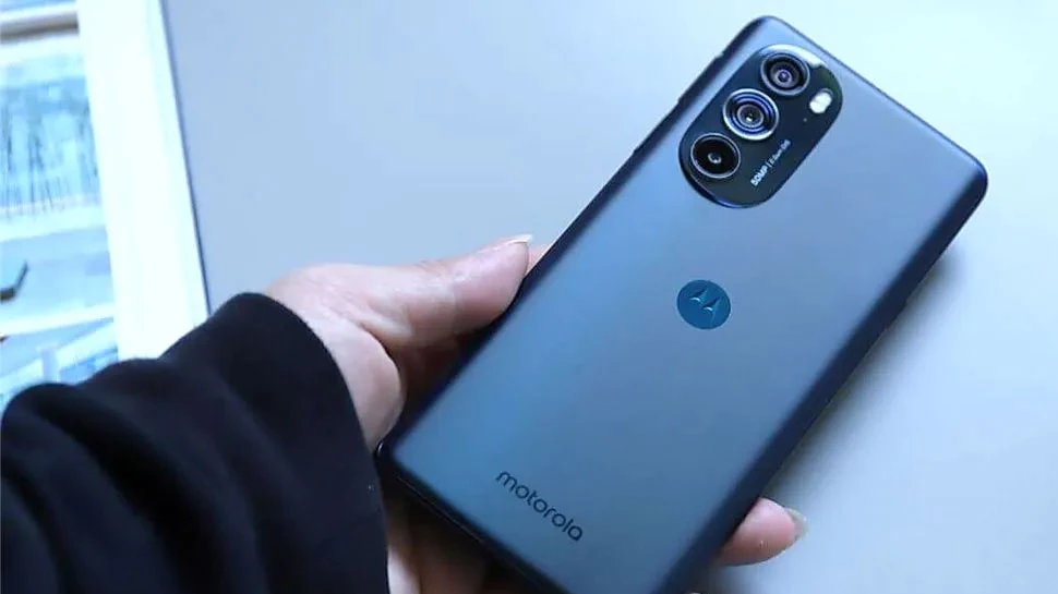 Samsung पर फिरा पानी, Motorola ने लॉन्च किया  Foldable Smartphone; जानिए कीमत
