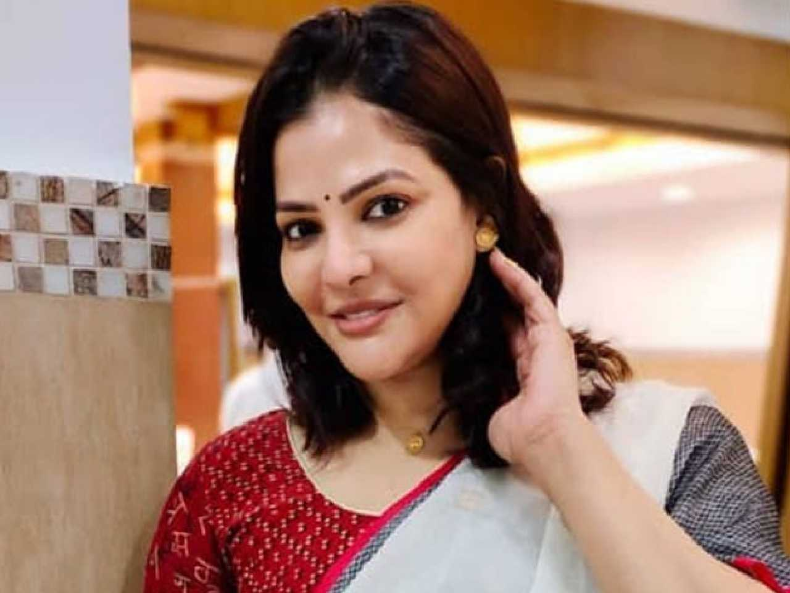 सिर्फ अर्पिता ही नहीं, इन महिलाओं को भी कैश और फ़्लैट देते थे पार्थ