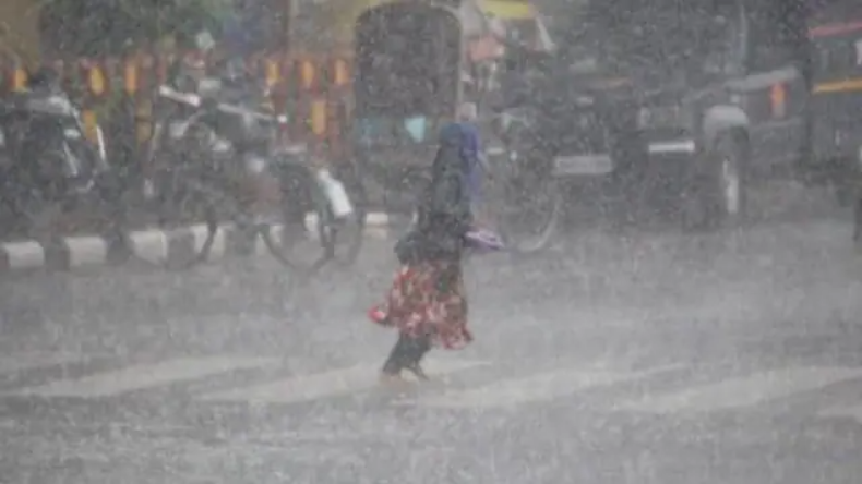 भीषण गर्मी से झुलस रहा उत्तर भारत, राजस्थान में 8 लोगों की मौत, अधिकांश राज्यों में पारा 40 के पार