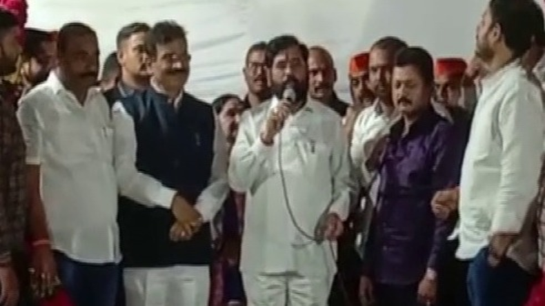 महाराष्ट्र में बनी रहेगी एकनाथ शिंदे सरकार, अयोग्यता पर फैसले से सुप्रीम कोर्ट का इंकार