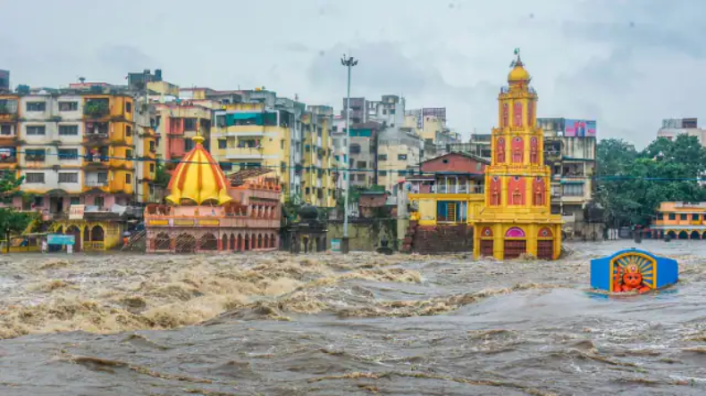 आंधी-तूफान के साथ झमाझम बारिश, जानें UP मौसम का अलर्ट