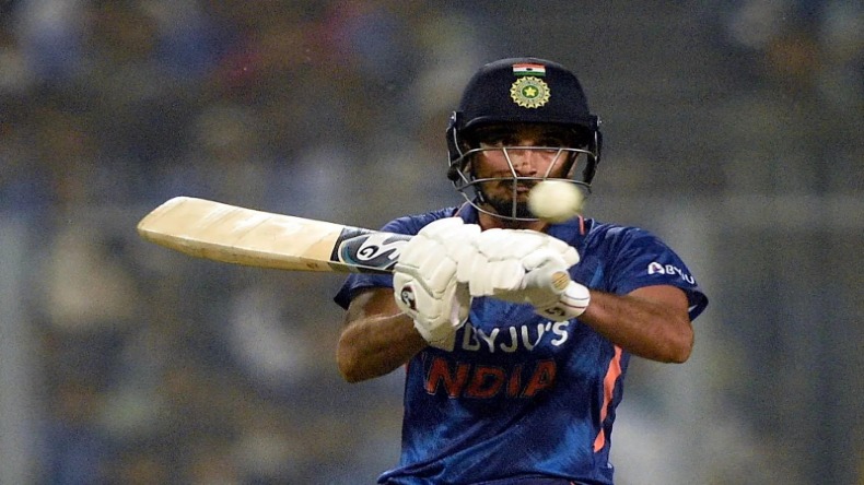 Ind vs Eng T-20: रोहित के कप्तानी में इस गेंदबाज को मिलेगा मौका, पांड्या-पंत को नहीं थी टैलेंट की कदर!