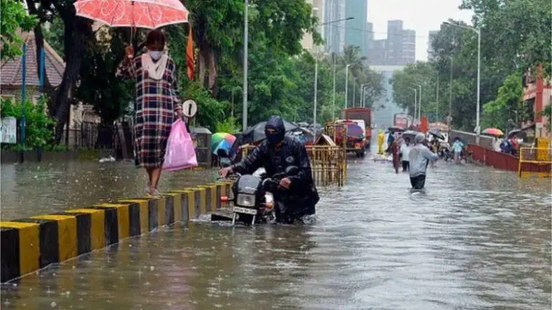 बारिश से मुंबई का बुरा हाल, मायानगरी हुई पानी पानी
