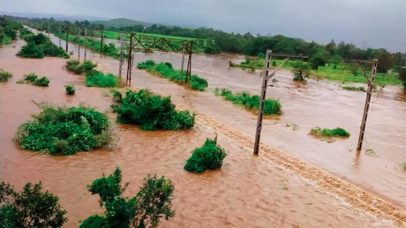 मध्य प्रदेश: धार में कारम नदी पर बने डैम में आई दरार, खाली कराए गए कई गांव, सेना ने संभाली कमान