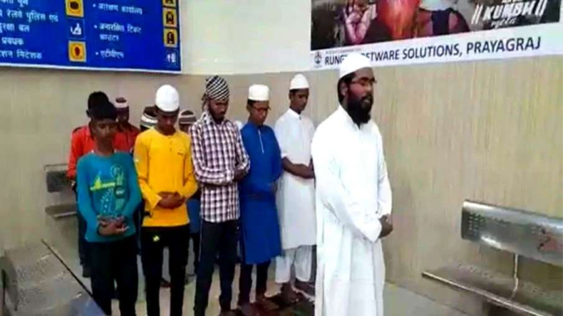 प्रयागराज: माघ मेले में पहचान छुपाकर इस्लामिक किताबें बेच रहे 3 शख्स गिरफ्तार