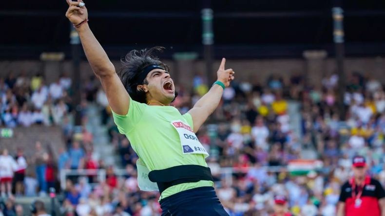 Paris Olympics: नीरज चोपड़ा ने पहले ही थ्रो में तोड़ा बड़ा रिकॉर्ड, फाइनल में बनाई जगह