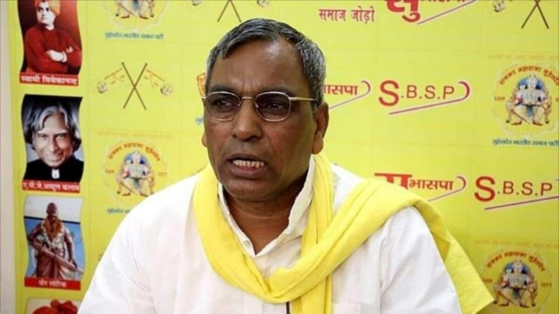 अखिलेश यादव ने लालू यादव से की मुलाकात, पैर छूकर लिया आशीर्वाद, तेज हुई ये चर्चा