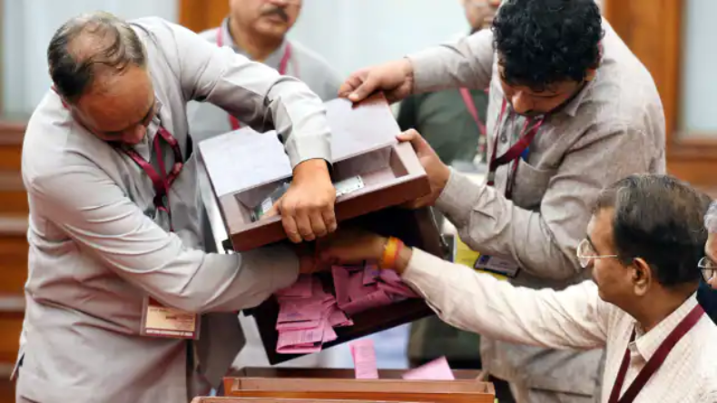 Presidential Election: कांग्रेस अध्यक्ष सोनिया गांधी ने नवनिर्वाचित राष्ट्रपति द्रौपदी मुर्मू को दी जीत की बधाई, जल्द मिलने की जताई उम्मीद