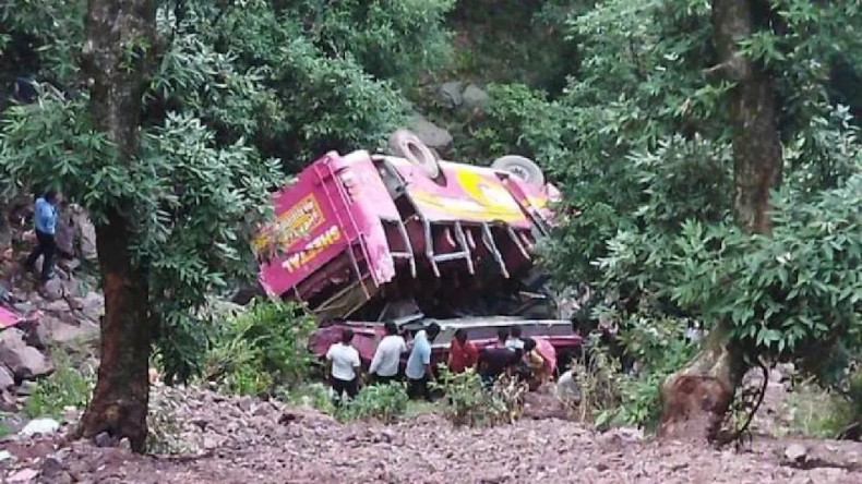 पैसा कमाने नेपाल गये भैया, देवर ने भाभी से पहले लड़ाया इश्क़ फिर लाखों रुपए लेकर हो गये रफूचक्कर