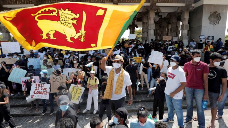 Sri Lanka Crisis: रानिल विक्रमसिंघे बनाए गए कार्यवाहक राष्ट्रपति, फिर सड़कों पर उतरी जनता