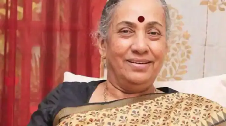 उपराष्ट्रपति चुनाव: पूर्व प्रधानमंत्री मनमोहन सिंह ने किया मतदान, व्हीलचेयर पर बैठकर पहुंचे संसद