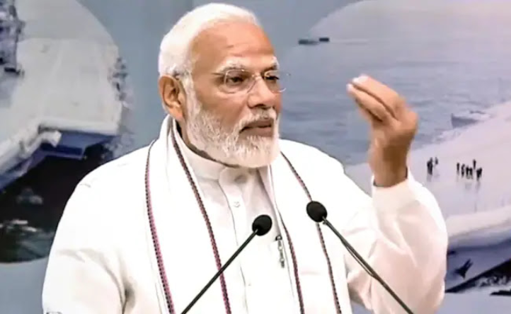 कॉमनवेल्थ गेम्स में हिस्सा लेने वाले खिलाड़ियों से मिले पीएम मोदी, कहा-दूसरे देश में बढ़ा तिरंगे का मान