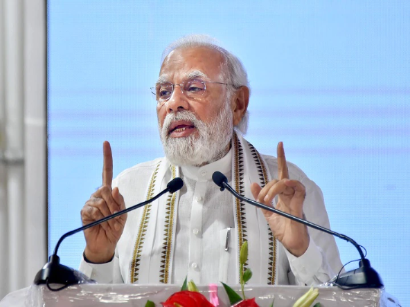Bundelkhand Expressway: पीएम मोदी बोले- योगी ने बदल दी यूपी की तस्वीर, जो 7 दशकों में नहीं हुआ वो अब हो रहा है