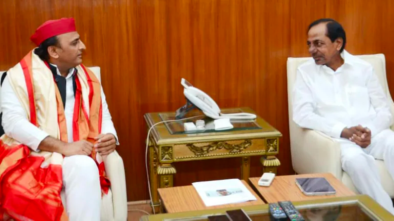 BRS के NDA में शामिल होने को लेकर पीएम मोदी के दावे पर KTR बोले ‘हमें पागल कुत्ते ने नहीं काटा’