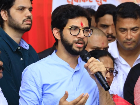 महाराष्ट्र में बनी रहेगी एकनाथ शिंदे सरकार, अयोग्यता पर फैसले से सुप्रीम कोर्ट का इंकार
