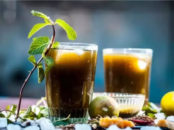 Health Tips :चम्मच से खाना पड़ सकता है महंगा , जानिए इसके नुकसान