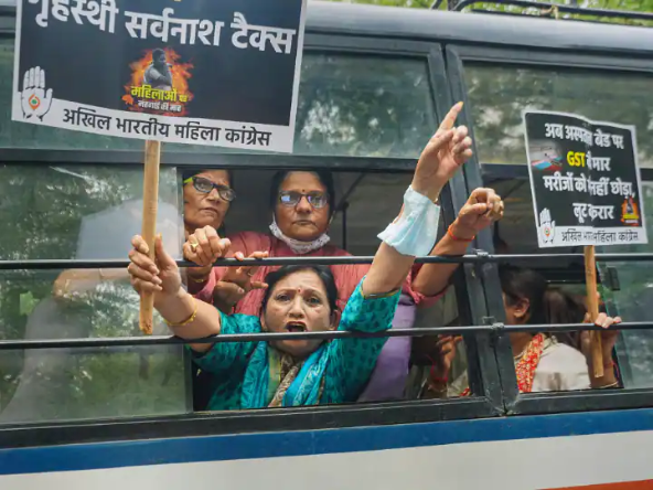 लगातार 14 ट्वीट कर वित्त मंत्री ने बताया कि दाल-चावल-दही-लस्सी पर क्यों लगा GST ?