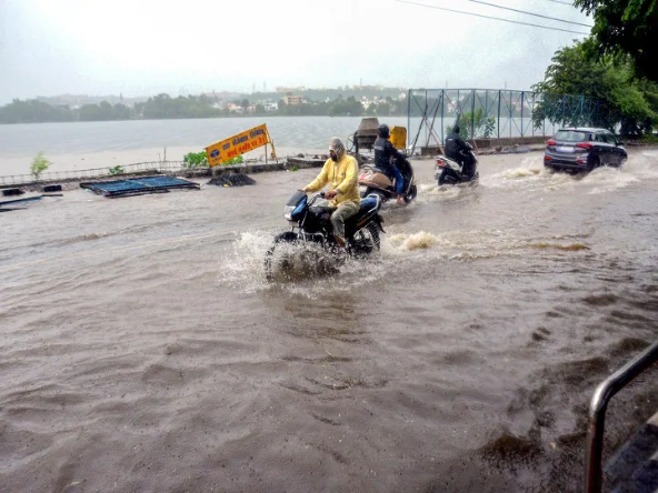 eastern india: दिल्‍ली में बादल छाए रहने, पूर्वी भारत में अगले 24 घंटों के दौरान भारी बारिश का अनुमान