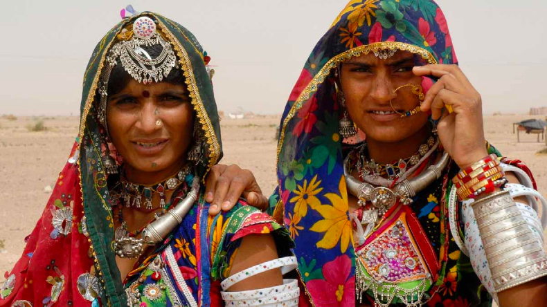अपनों की मौत पर काटी जाती है महिलाओं की उंगली, इस देश की डरावनी परंपरा