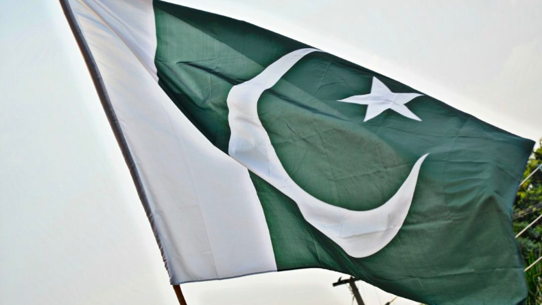 Imran Khan Arrest: पूर्व पीएम को नहीं मिली राहत, समर्थकों की भीड़ के बीच से गिरफ्तार करने पहुंच रही पुलिस