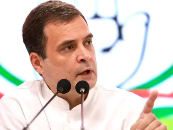 West Bengal News: गांधी और गोडसे वाले सवाल पर फंस गए हाईकोर्ट के पूर्व जस्टिस, अभी भाजपा में हुए हैं शामिल