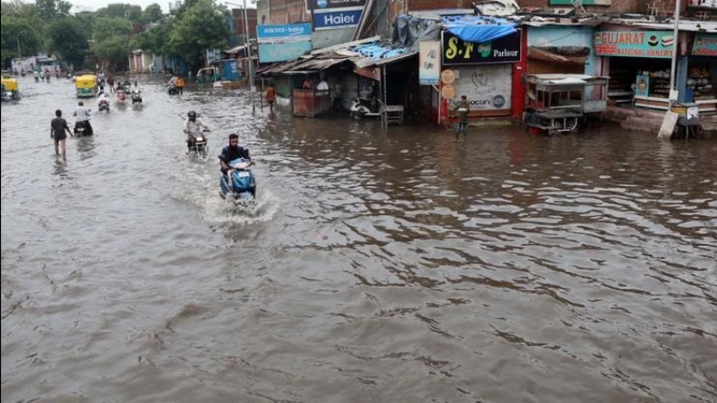 eastern india: दिल्‍ली में बादल छाए रहने, पूर्वी भारत में अगले 24 घंटों के दौरान भारी बारिश का अनुमान