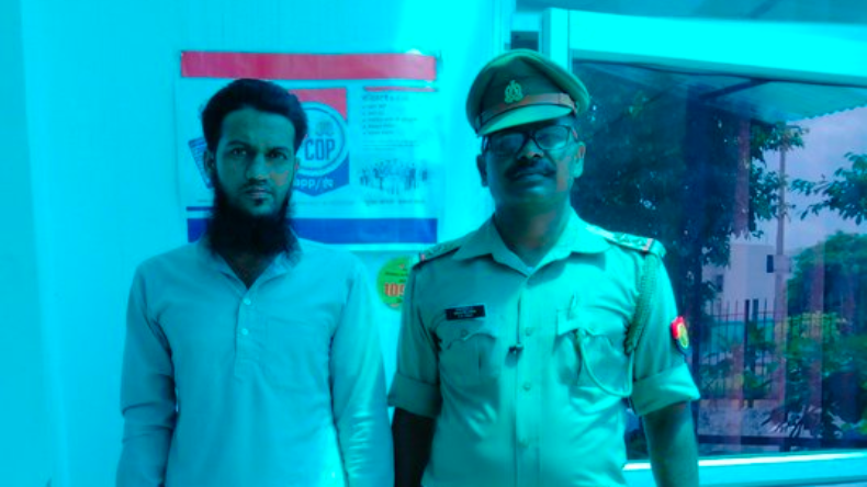 मुस्लिमों ने राम मंदिर में जबरन घुसकर पढ़ी नमाज, मटके में रखे पानी से धोए हाथ-पैर, हिन्दुओं ने लगाया आरोप