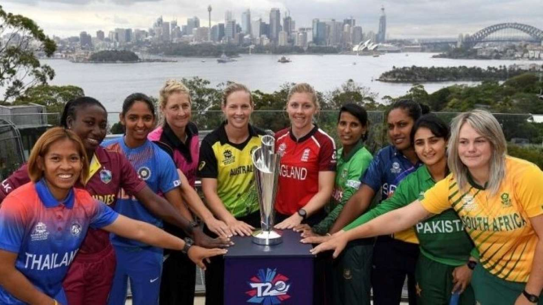 Commonwealth Games 2022: बर्मिंघम में हुआ कॉमनवेल्थ गेम्स का रंगारंग आगाज, सिंधु-मनप्रीत ने की भारतीय दल की अगुवाई